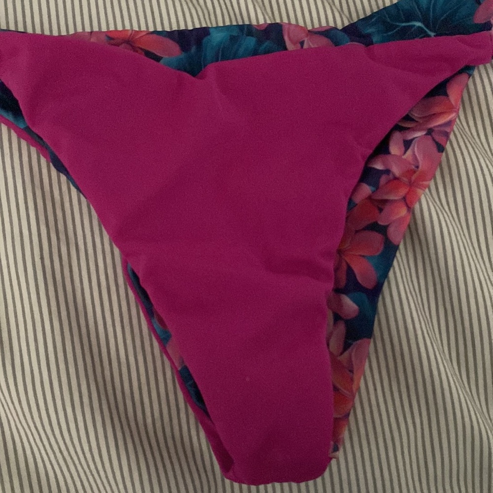 Mahkia kinis bikini - Picture 4 of 7